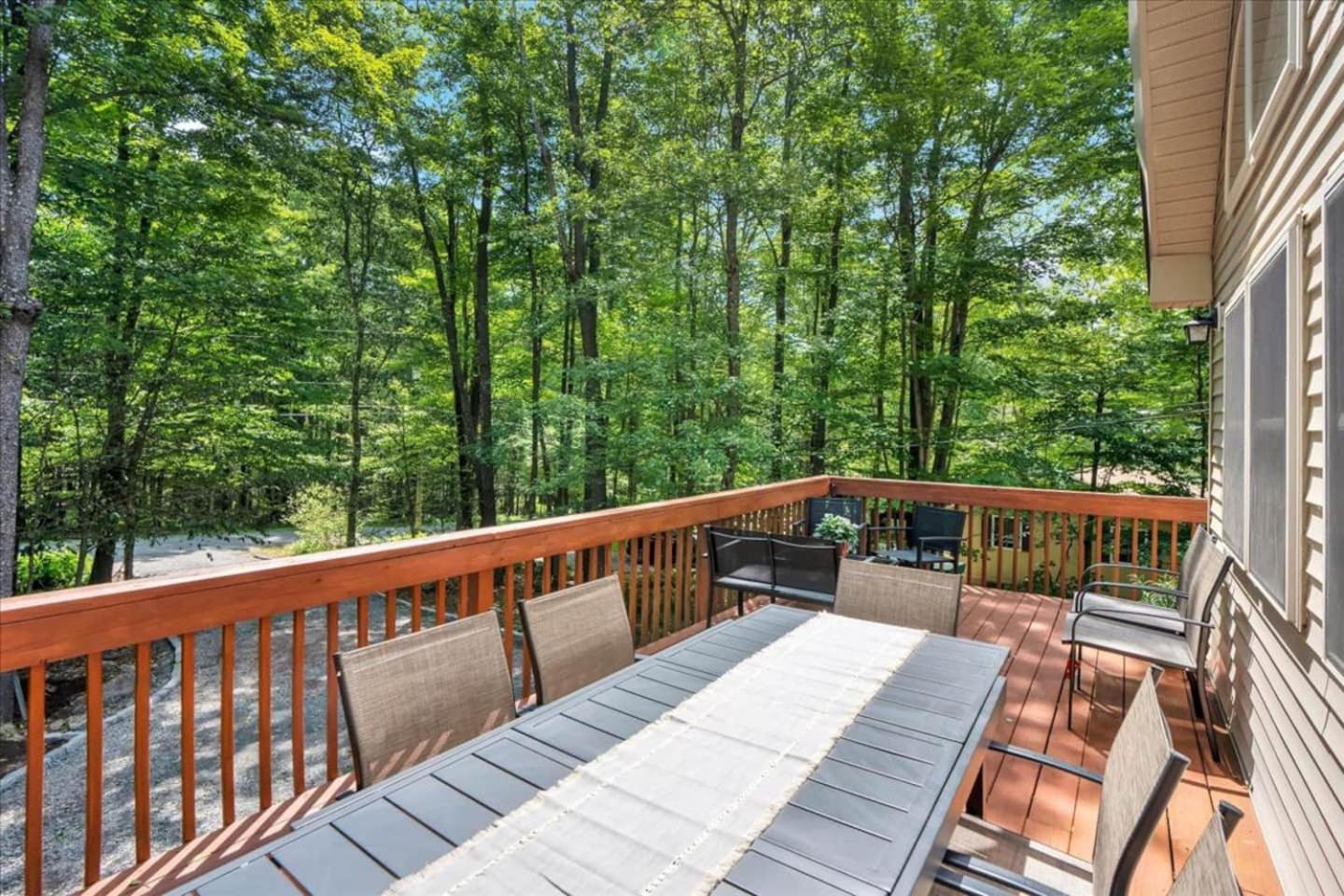 Lake, Movie Theater, Hot Tub, Arcade * Gouldsboro