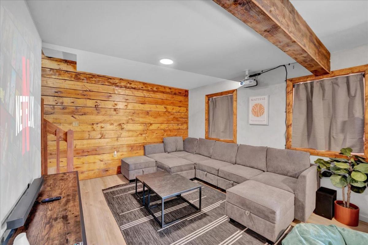 Chalé Lake, Movie Theater, Hot Tub, Arcade *